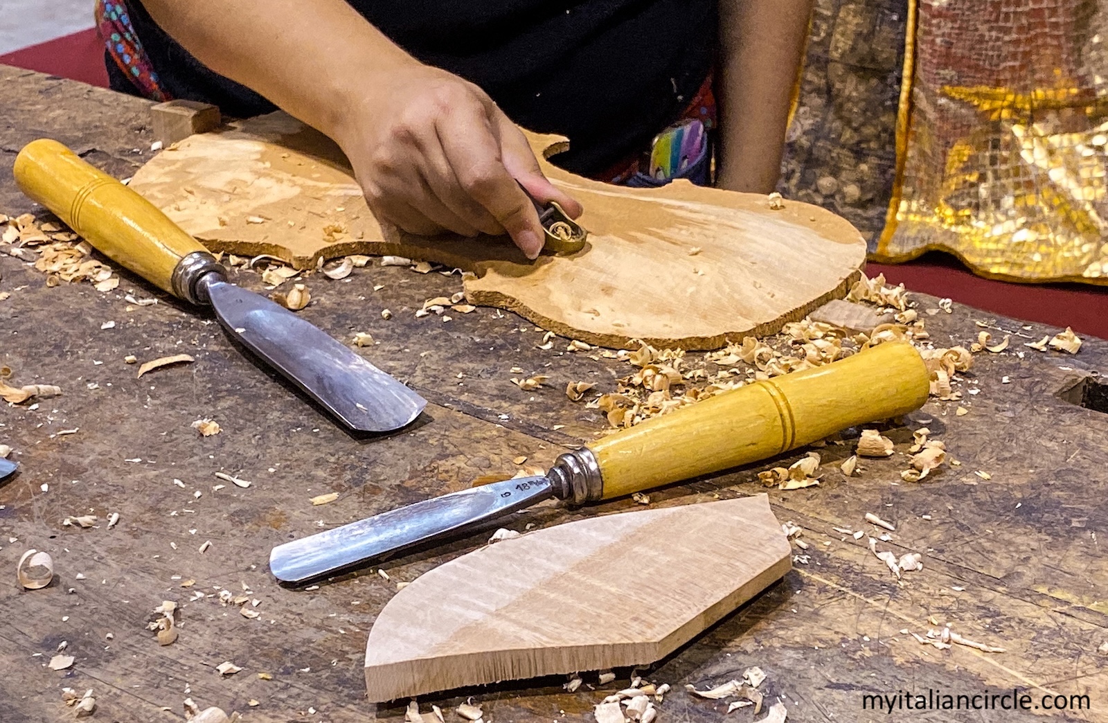 Making a violin from scratch in Cremona