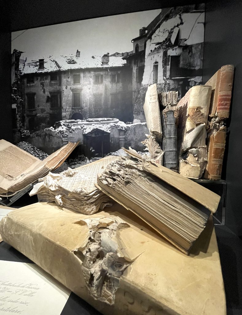 I volumi rovinati dai bombardamenti del 1945
